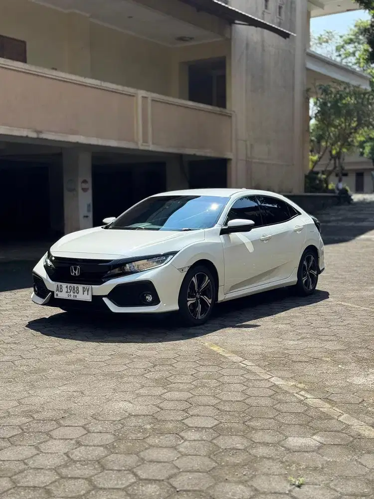CIVIC TURBO HATCHBACK 2018 KM 80rb