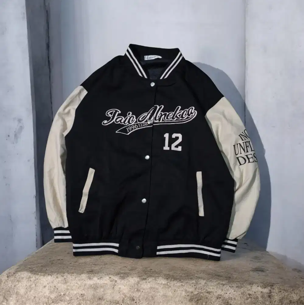 Jaket Varsity Black White