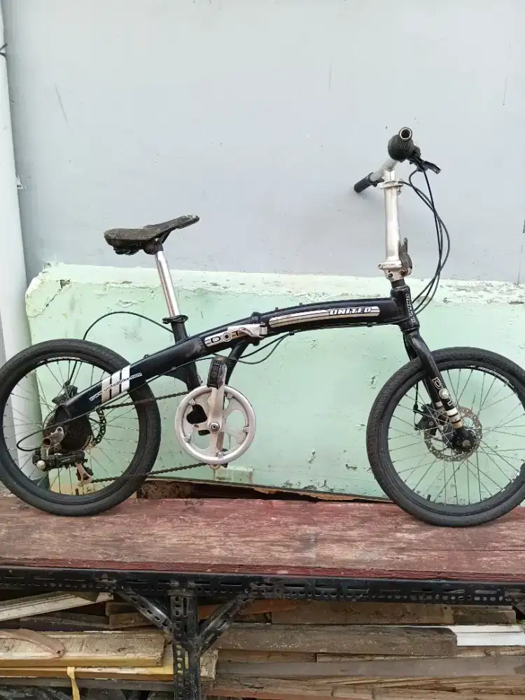 Sepeda lipat united dot ring 20 mulus