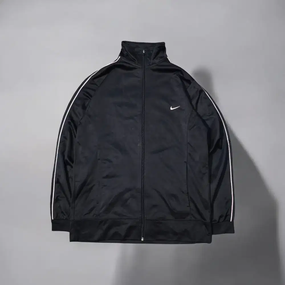 Jaket Tracktop Nike List