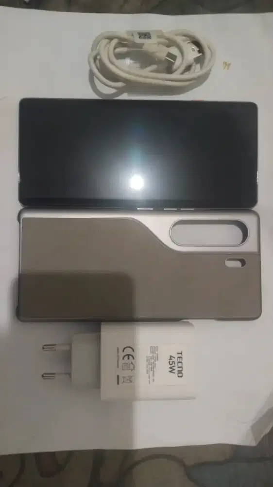 HP BEKAS TECHNO CAMON 40 PRO 5G FULL SET