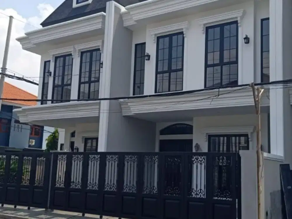 Rumah New Modern Classic Dharmahusada