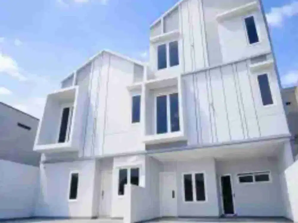 Rumah Baru Ready Siap Huni Di Jakarta Pusat dekat Salemba, Cluster 2 Lantai, Bisa KPR