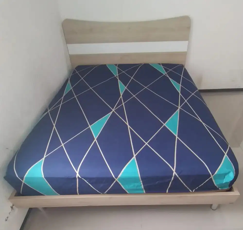 Dipan Set Springbed Merk Informa dan Meja Jati Belanda