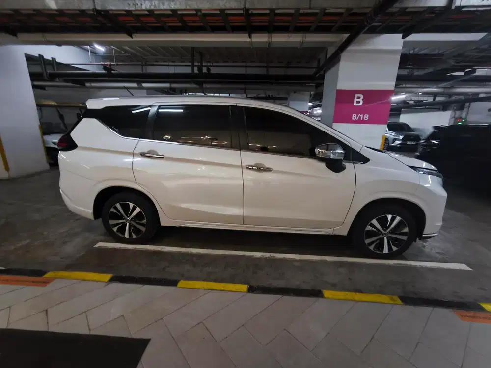 Nissan Livina 2022 VL AT - Km 27rb Type Tertinggi