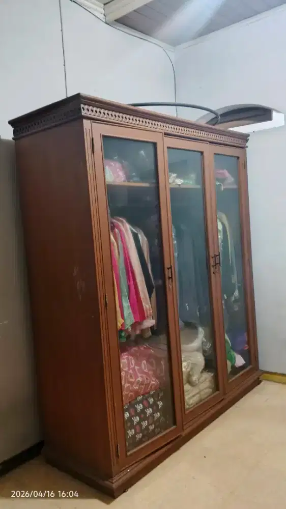Dijual lemari kayu jati
