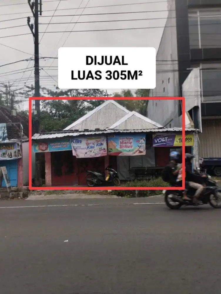 Rumah 0 KM Pinggir Jalan Provinsi Rambipuji