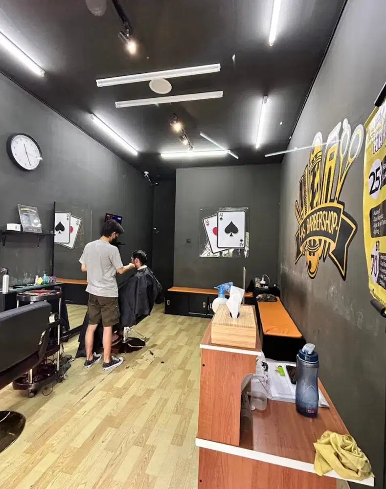 Over Kontrak Barbershop
