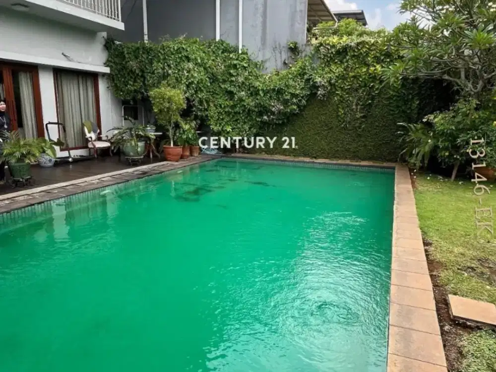 Dijual Exclusive Rumah Ada Kolam Renang dan Halaman Belakang di Kebayoran Heights Bintaro Jaya Sektor 7