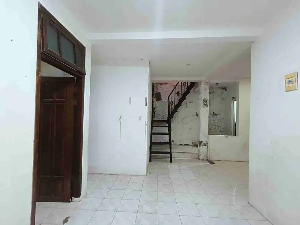 Rumah 2 Lantai di pusat kota Pamulang