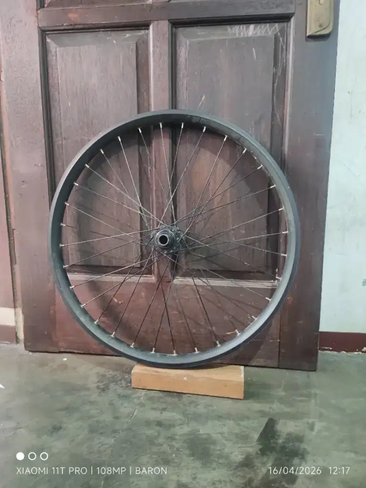 Wheelset depan sepeda mtb downhill dh dirt jump DJ 27.5 ta 20x110 4 cm