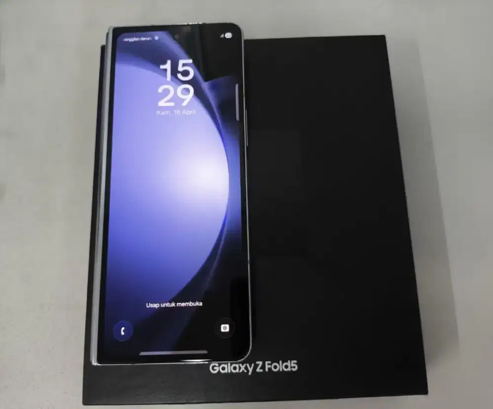 Samsung Galaxy Fold 5 12/256 Ice Blue Bekas Pemakaian Resmi SEIN