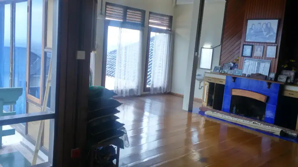 Rumah dengan view kota bandung