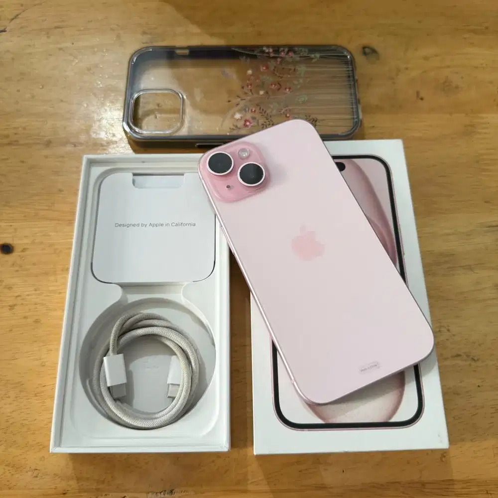 iPhone 15 128GB Pink Fullset Original Second Like New Eks Garansi iBox