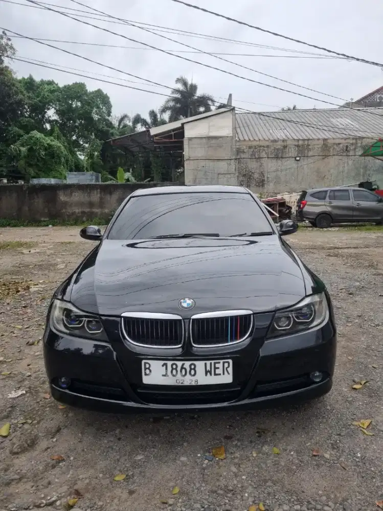For sale BMW E90 320i tahun 2008