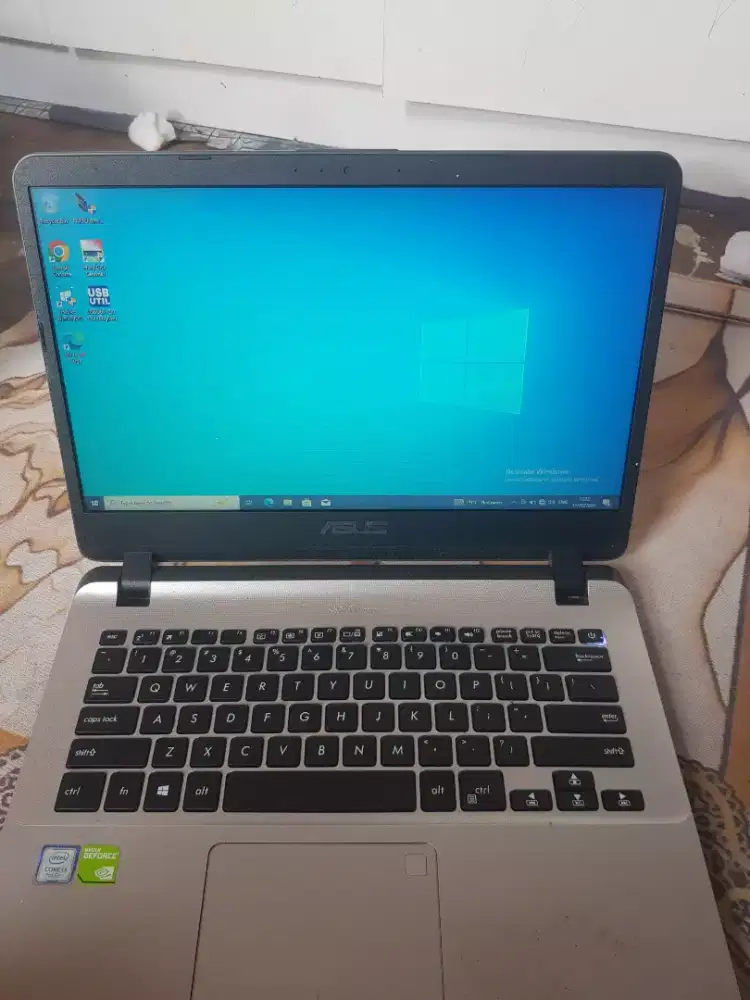 Laptop asus x407uf