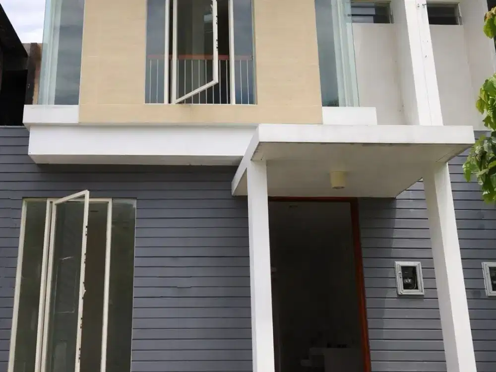 Rumah Northwest Park, Citraland Strategis • Carport