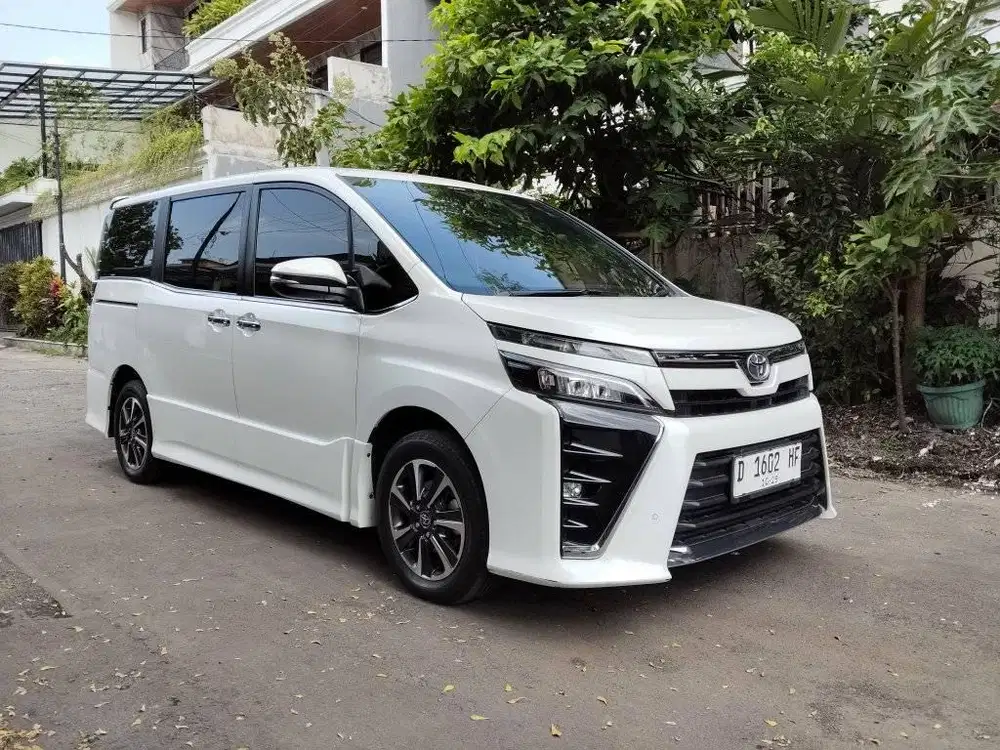 Toyota Voxy at 2019