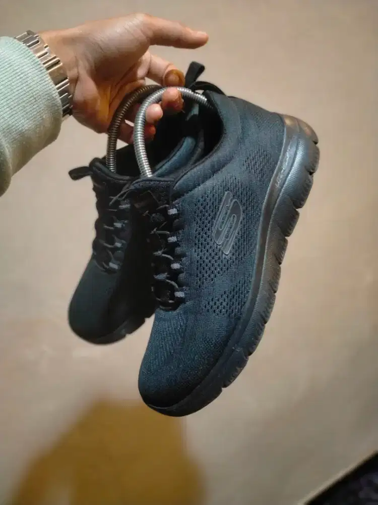 sepatu skecher sz 40