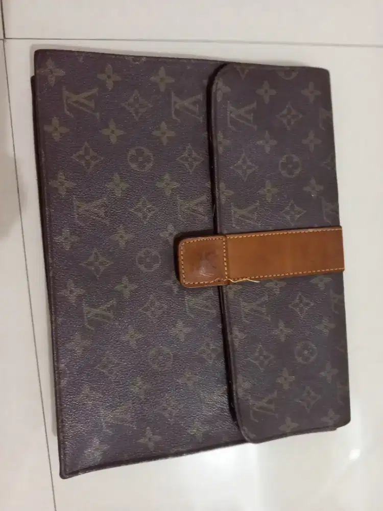 Tas LV Unisex jarang pakai