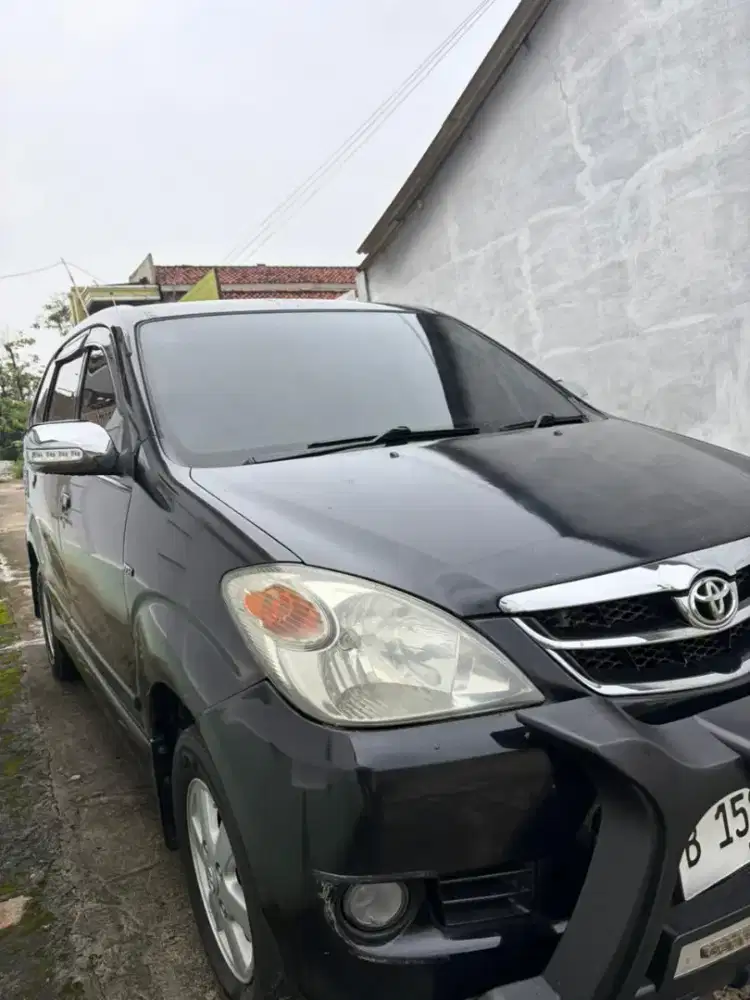 Avanza G tahun 2011 warna hitam