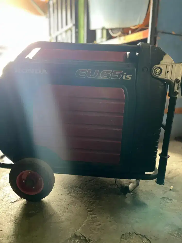Genset eu65is 220v