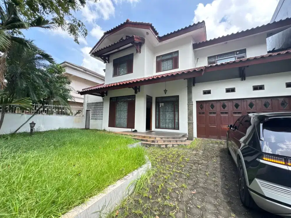 Rumah Luas & Nyaman Lengkap Swimpool di Kawasan Elite Pondok Indah