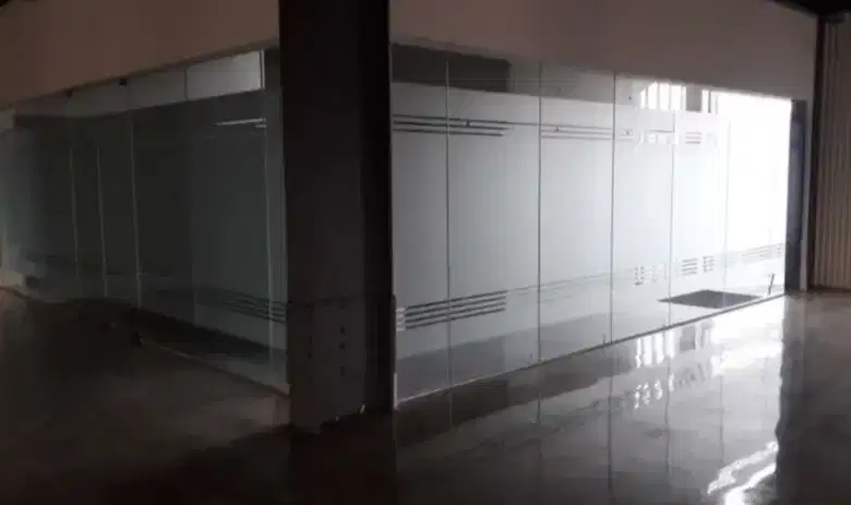 Kaca Film Gedung berkualitas dg tenaga profesional di bidangnya