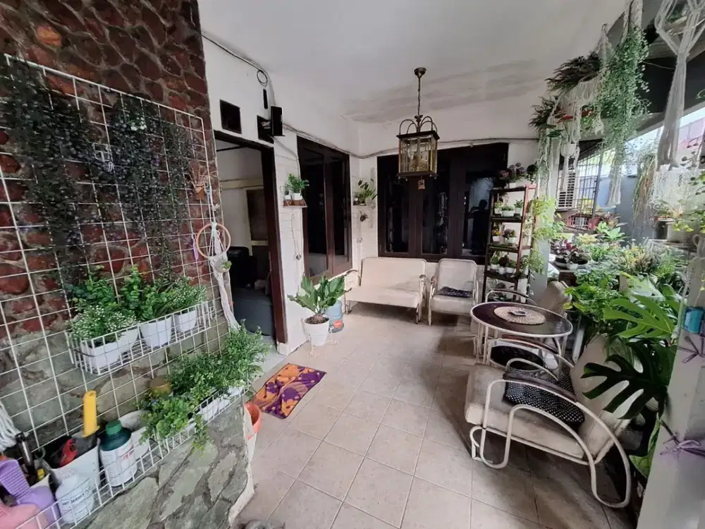 Dijual Rumah Bangunan Lama Harga Miring Bintaro