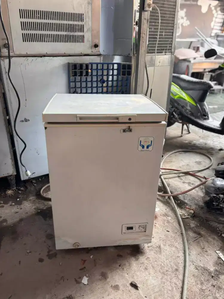 FREEZER BOX

Merk Starcool 
Model SF 100
Kapasitas 93 liter
Mesin ori