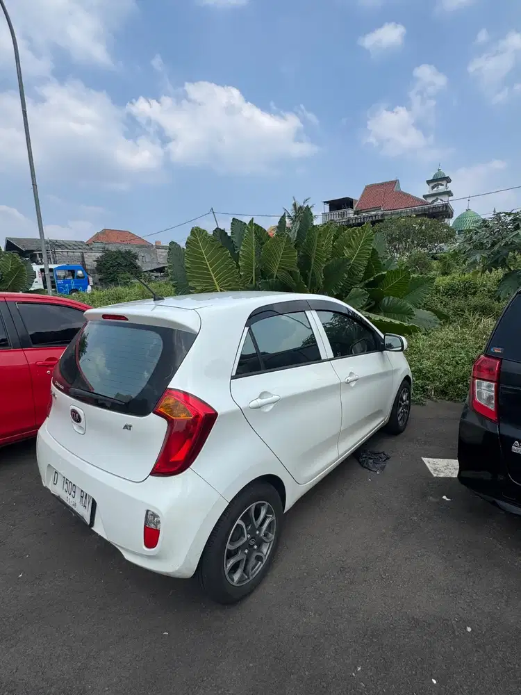 KIA PICANTO 1.2 AT PUTIH 2013