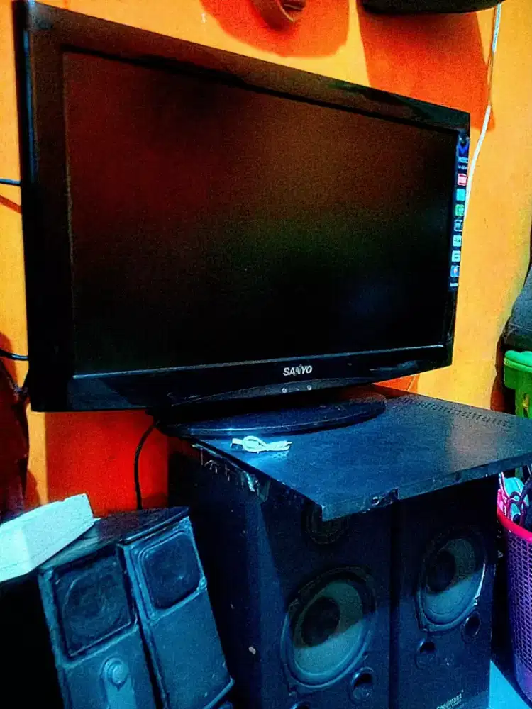 TV Sanyo dijual kondisi bekas masih mulus no minus