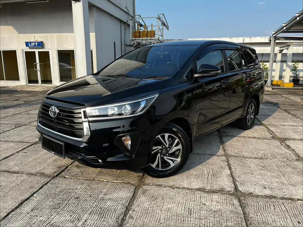 Toyota Kijang Innova  2.4 V At 2022