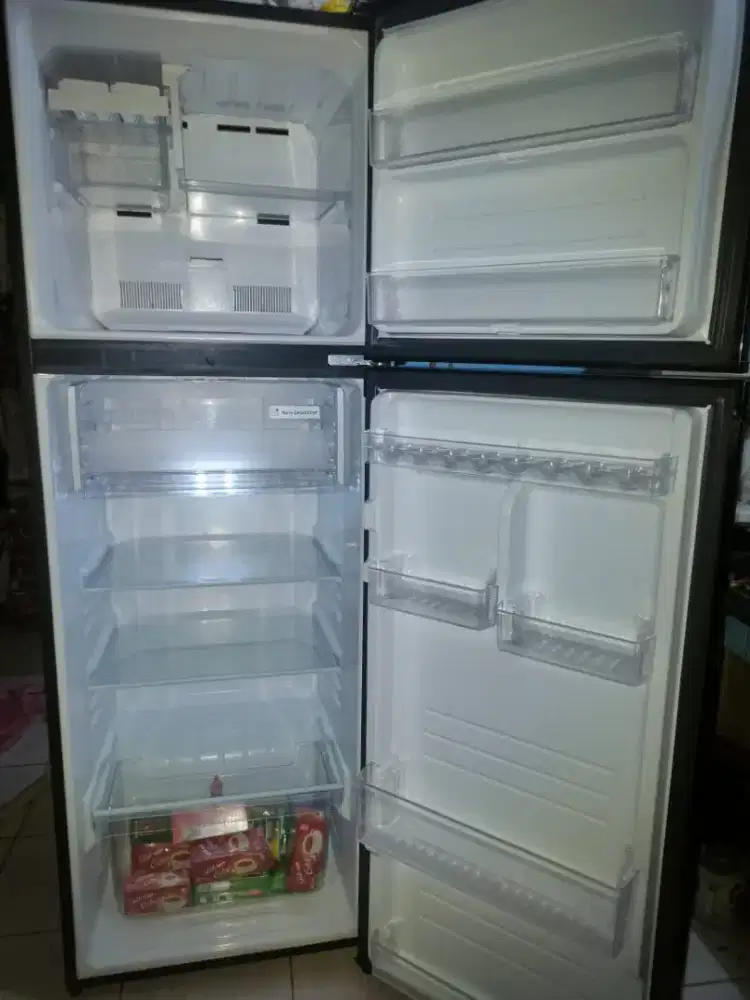 Kulkas Sharp 2 pintu