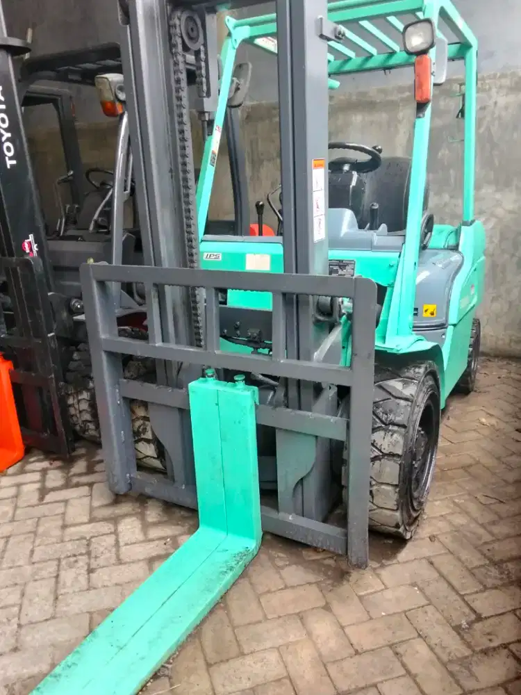 Forklift bekas Mitsubishi