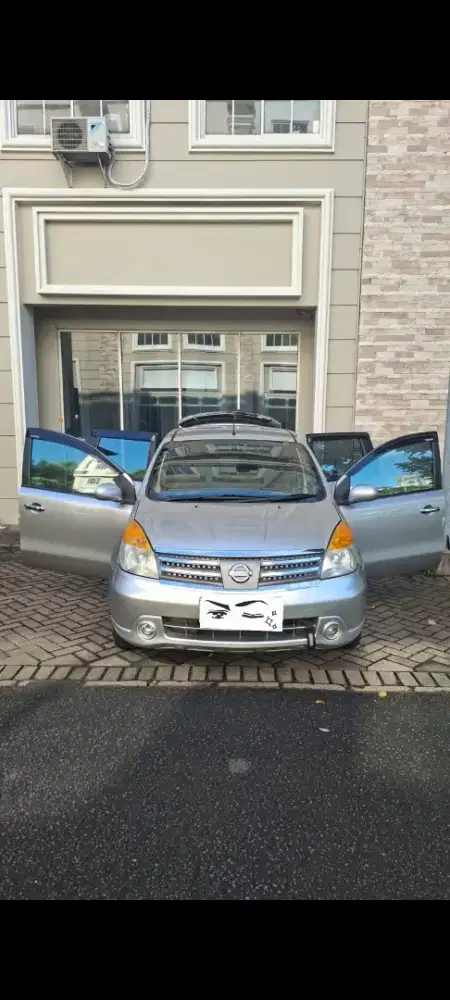 Nissan Livina Istimewa