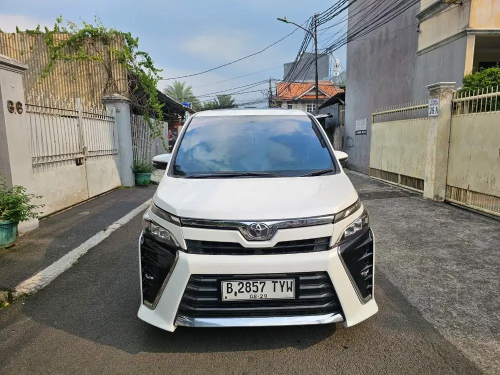 TDP TERMURAH TOYOTA VOXY 2.0 AT 2019 ISTIMEWA