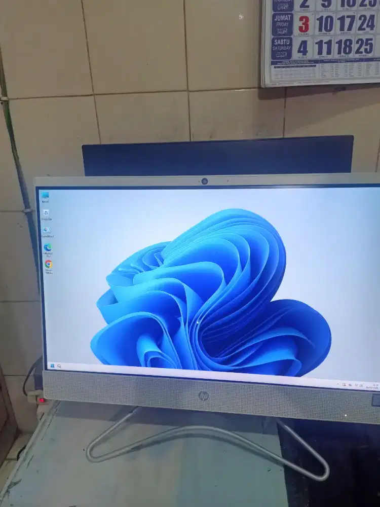 Hp AIO 200 G3 CORE I3 GEN 8 8GB SSD 256GB  Mulus By Sun Jaya Com