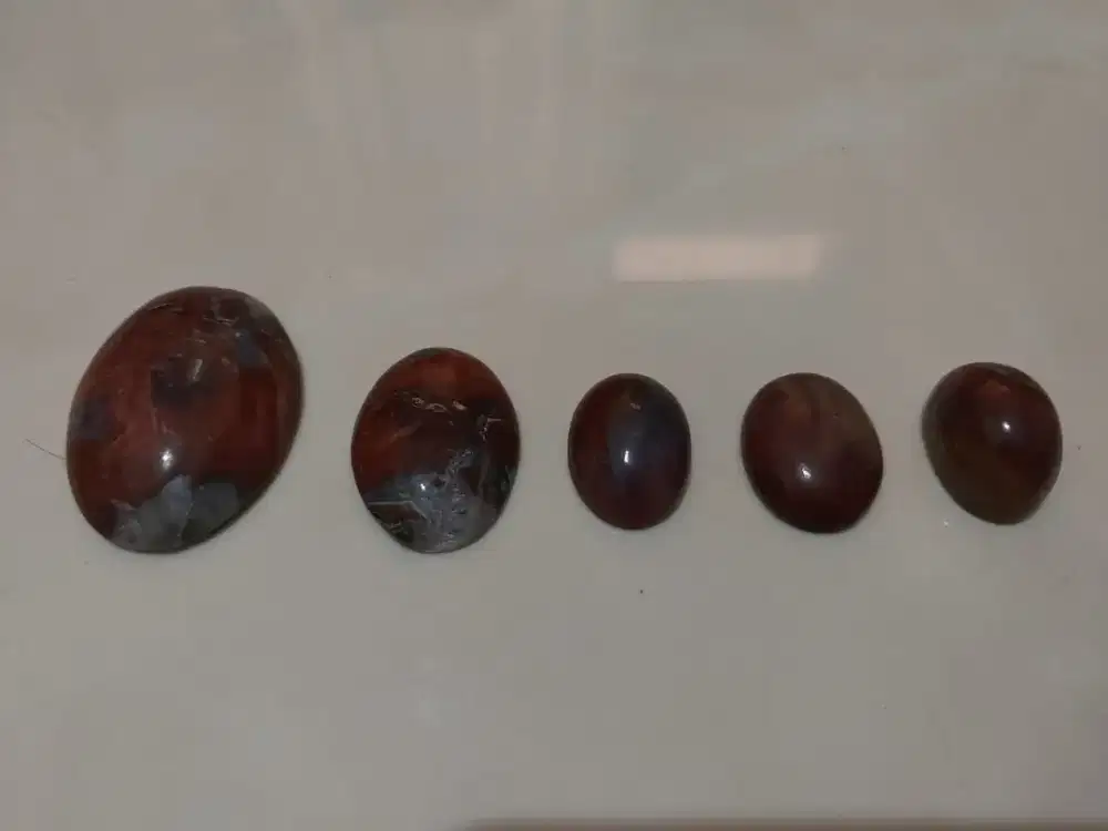 Batu pancawarna loose stone