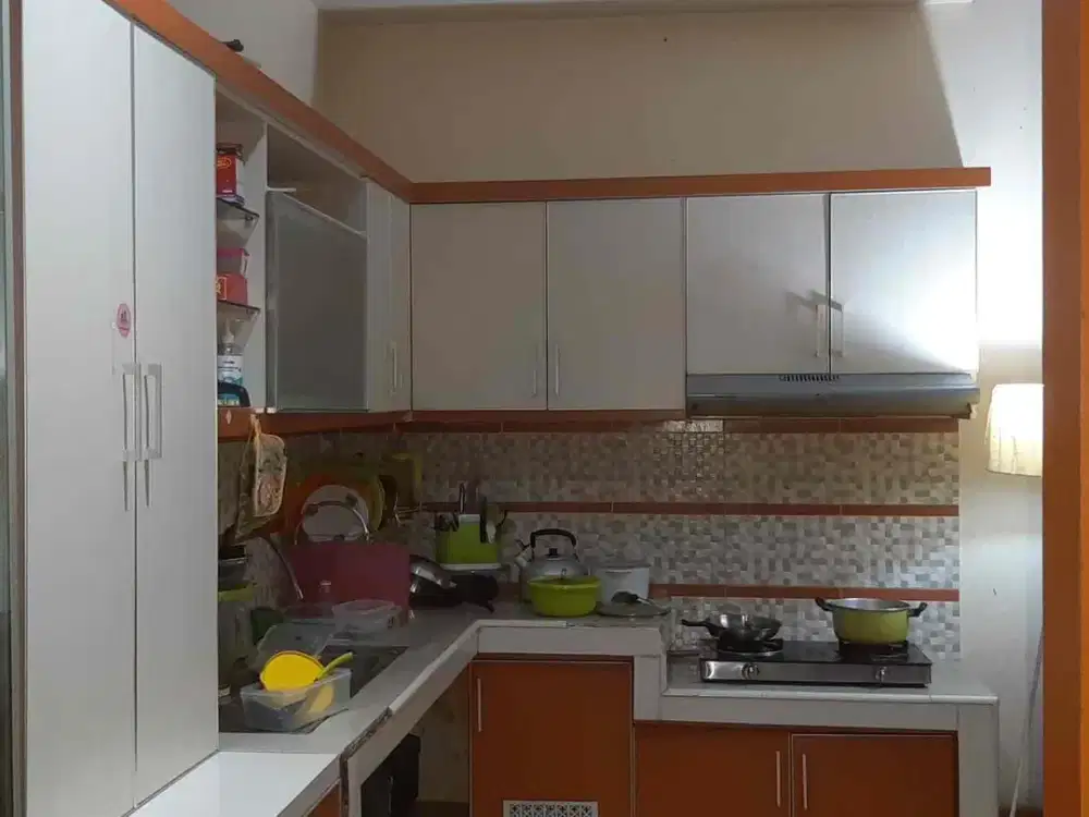 Disewakan Rumah Modern 2 Lantai Bagus Rapi di Serdang Kemayoran Jakarta Pusat