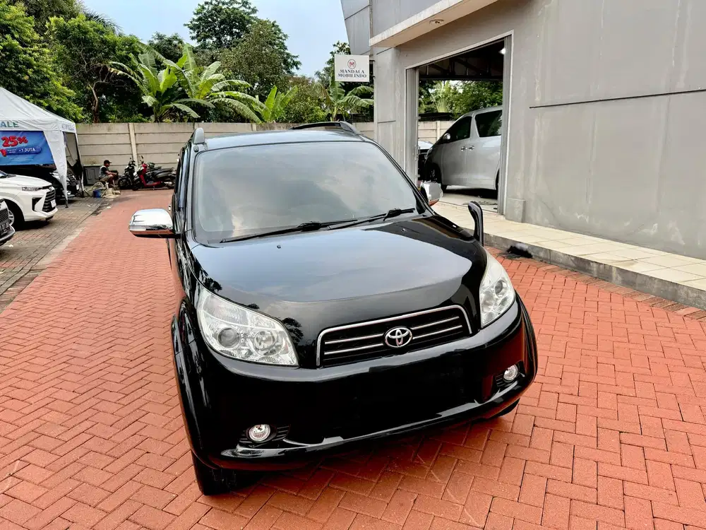 Toyota rush 1.5 S 2008 MT attitude black