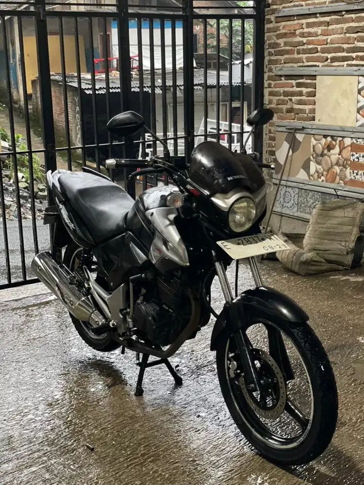 Tiger revo 2009 lengkap plat E pajak ON