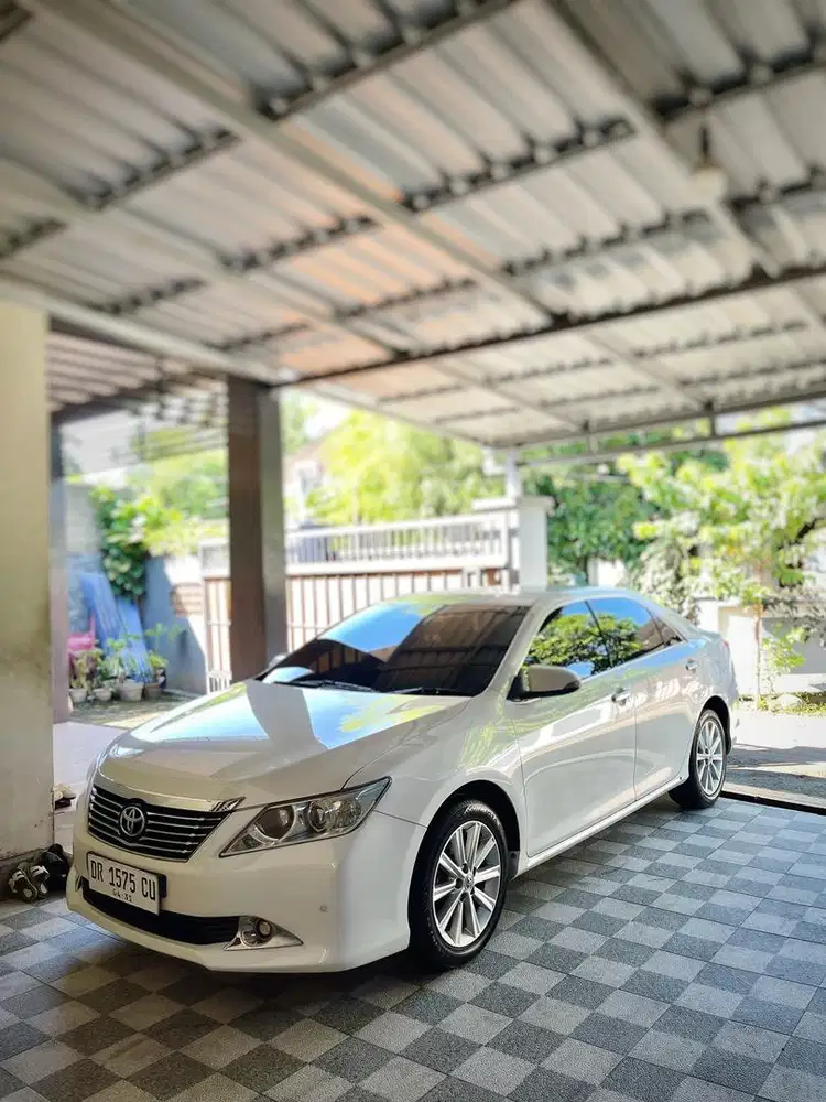 Toyota Camry 2.5 V A/T 2013 TOP Condition