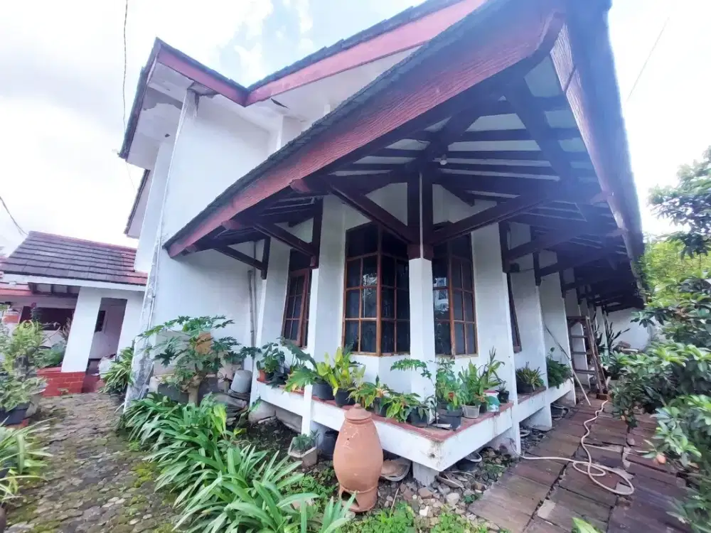 Rumah Hoek Mewah Fully Furnished Bandung Utara Dekat UPI & Pasteur – LT 400m² Siap Huni