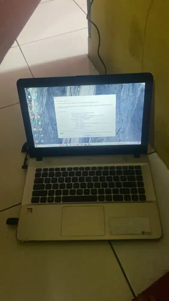 Laptop game bekas bagys