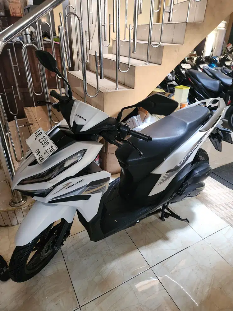 Vario 125 k2v putih doff keyless 2023 gbm