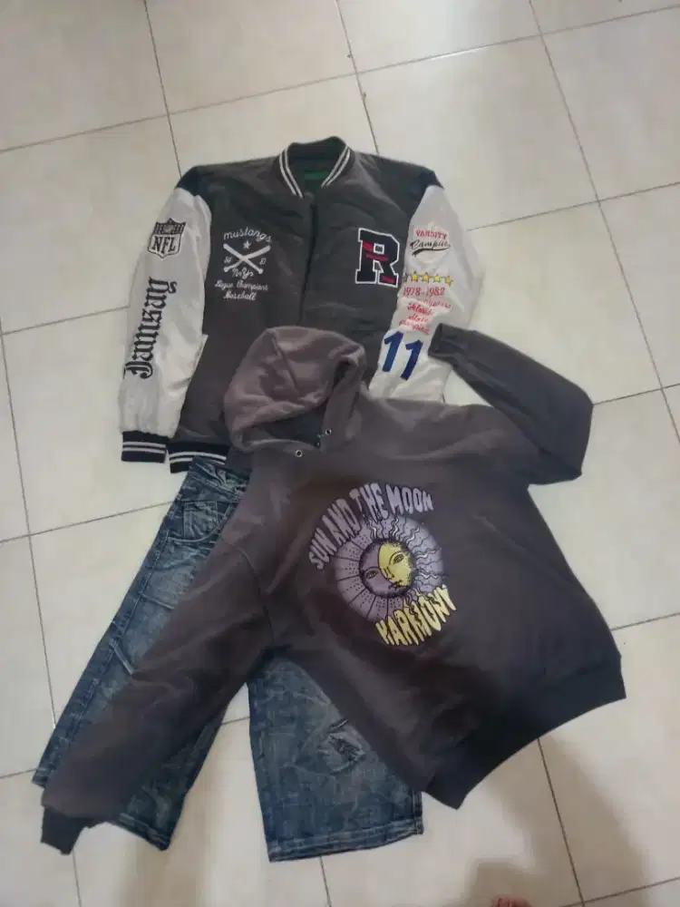jaket varsity + hoddie + denim pendek