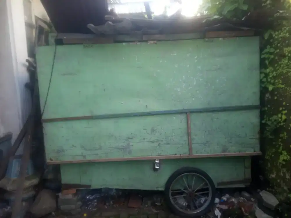 Gerobak penyimpanan