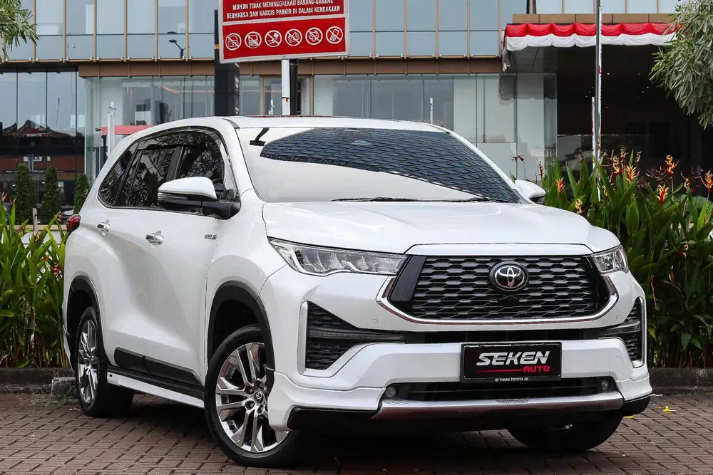 Toyota Kijang Innova Zenix Q Bensin 2.0 HV CVT TSS AT 2023 Putih
