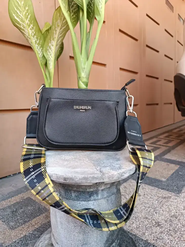 Tas Fashion Sling Wanita